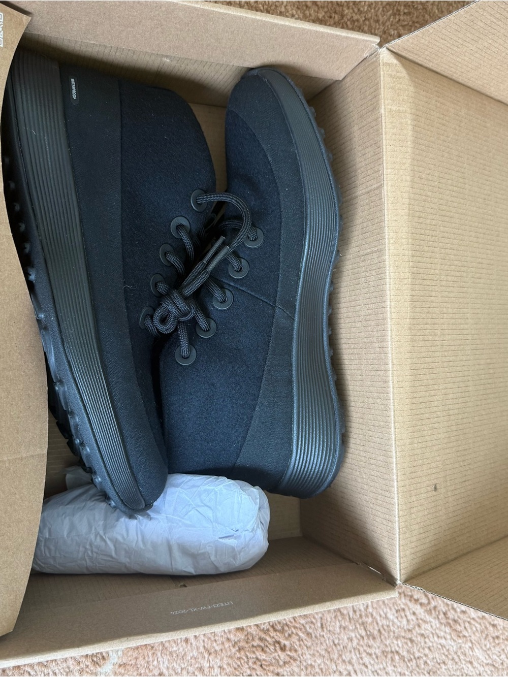 allbirds Men's Wool Runner NZ Mid Waterproof - Black 10.5 mens - Picture 4 of 9